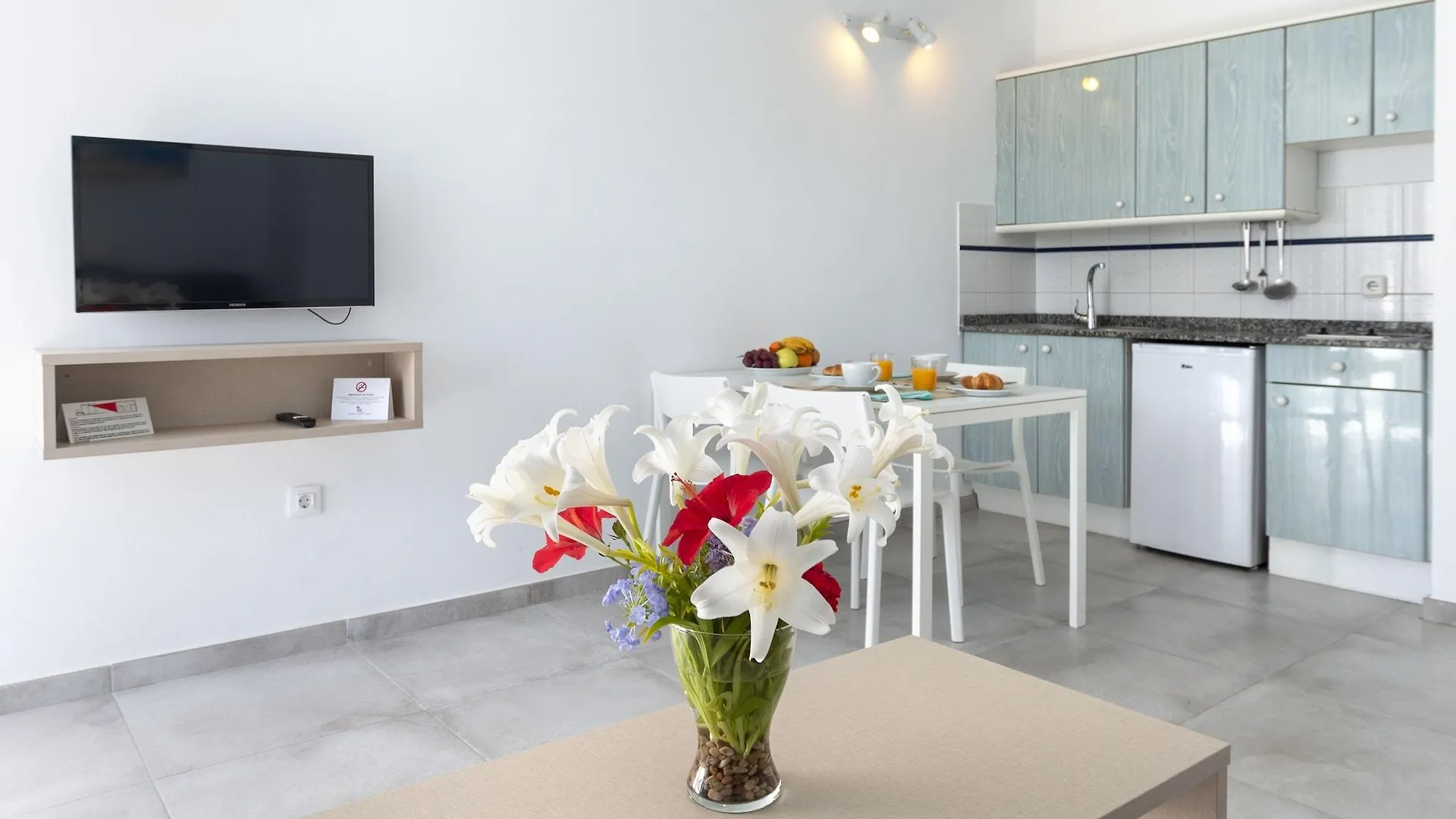 Apartamentos Livvo Oasis Puerto del Carmen  0*, Puerto del Carmen (Lanzarote)