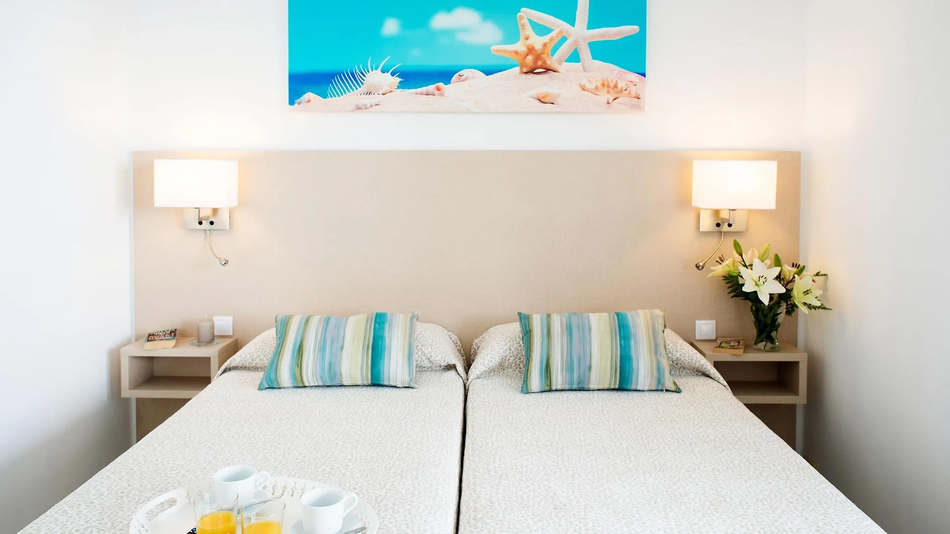 Apartamentos Livvo Oasis Puerto del Carmen  Puerto del Carmen (Lanzarote)